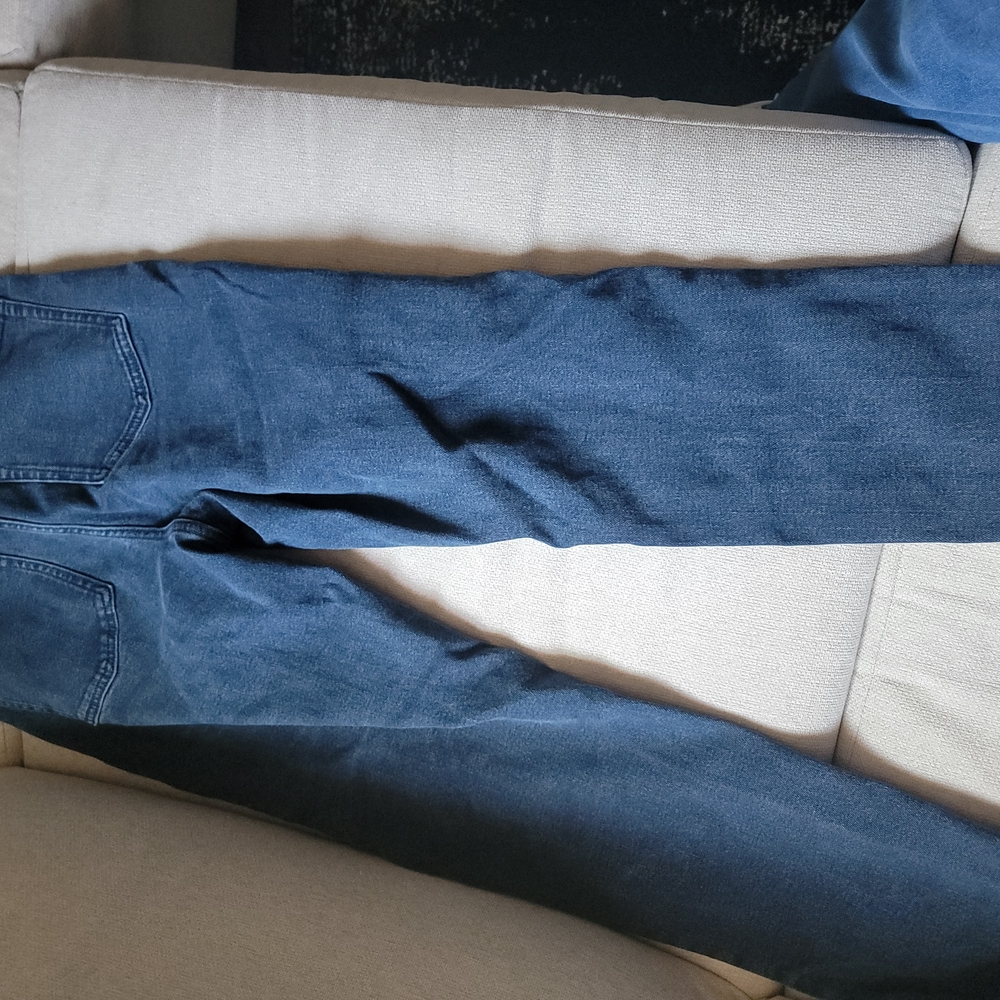Universal Thread Straight Leg Blue Jeans
